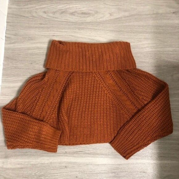 LF Katsumi Crop Sweater - Picture 2 of 2